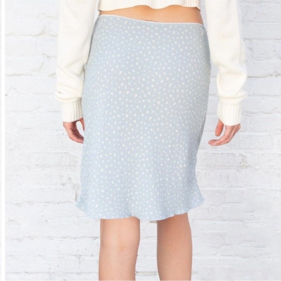 Brandy Melville Sephira Floral Skirt - Picture 3 of 5